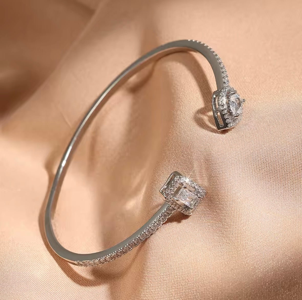 Bracelet à éclats de cristal - Élégance intemporelle
